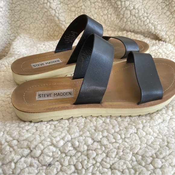 Steve Madden Zaggy Casual Slide Sandal - Picture 4 of 7